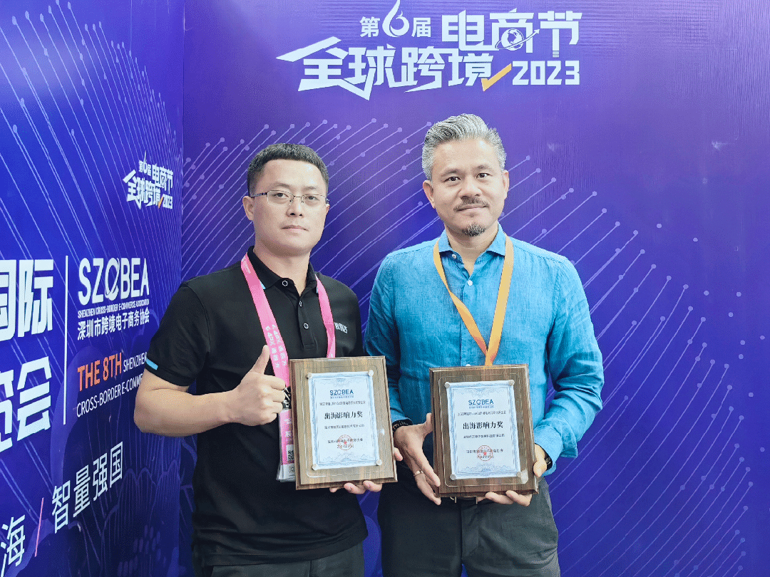 1697524352870281.gif 1691059261113_1080x810.gif